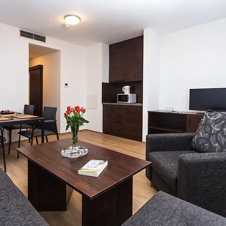 מלון Barok And 3*