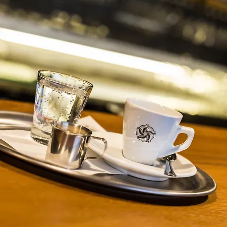 Barok And מלון 3*